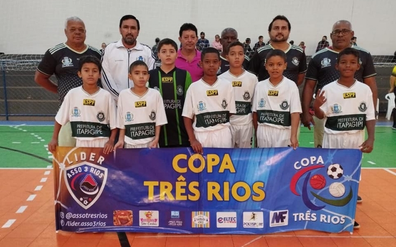 Três jogos das categorias de base movimentaram a Copa Três Rio de Futsal