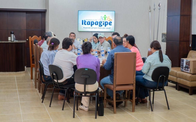 Reunião entre Executivo, Legislativo e representantes da causa animal define ações para castração