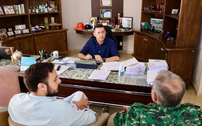 Prefeito Ricardo Garcia se reúne com representante da Polícia Militar do Meio Ambiente