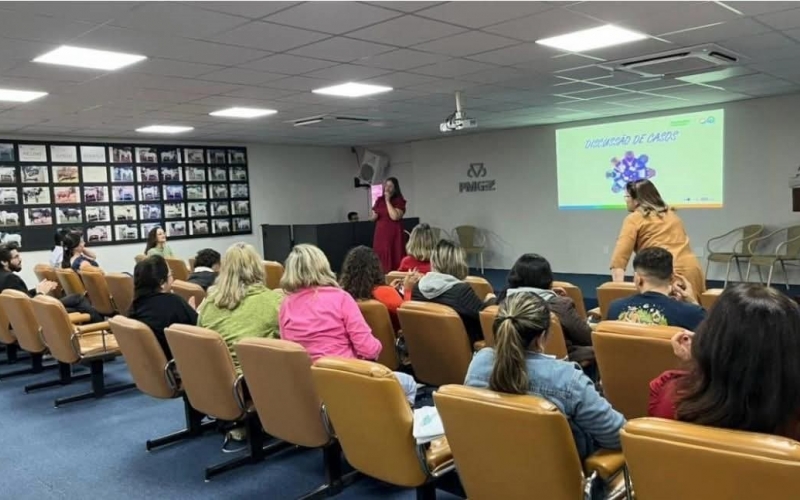 SRS Uberaba capacita profissionais sobre Raiva Humana e Animal