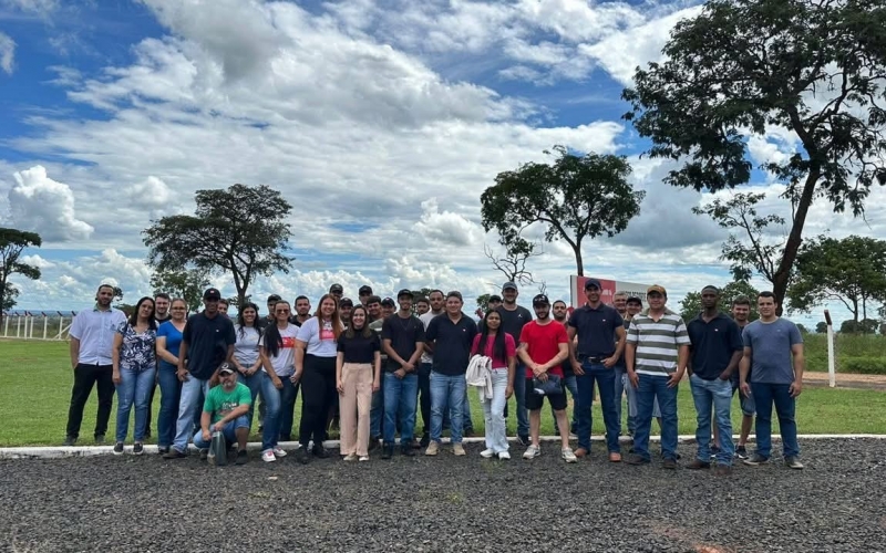 Secretaria Municipal de Saúde promove palestra sobre combate às arboviroses na Granja COBB VANTRESS