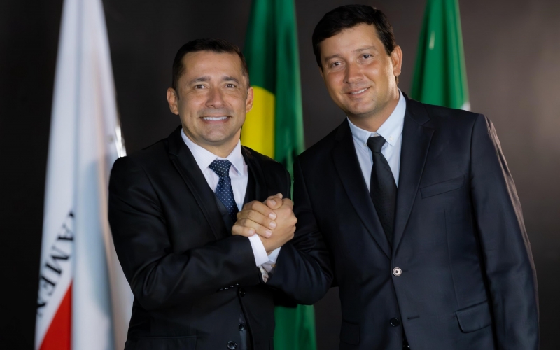 Prefeito Ricardo Garcia e Vice-prefeito Cráides Teodoro Andrade tomam posse para novo mandato