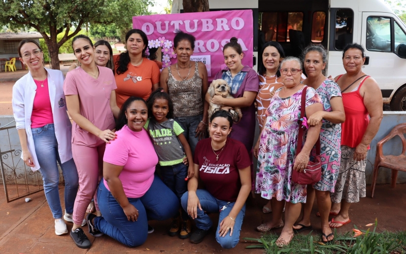 Secretaria de Saúde realiza ações do Outubro Rosa na Vila Coqueiro