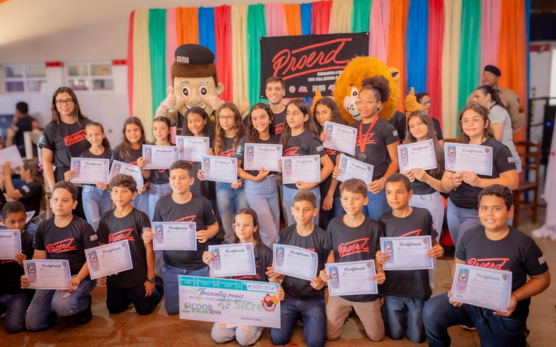 Alunos da Escola Gil Brasileiro da Silva Concluem o PROERD com Sucesso