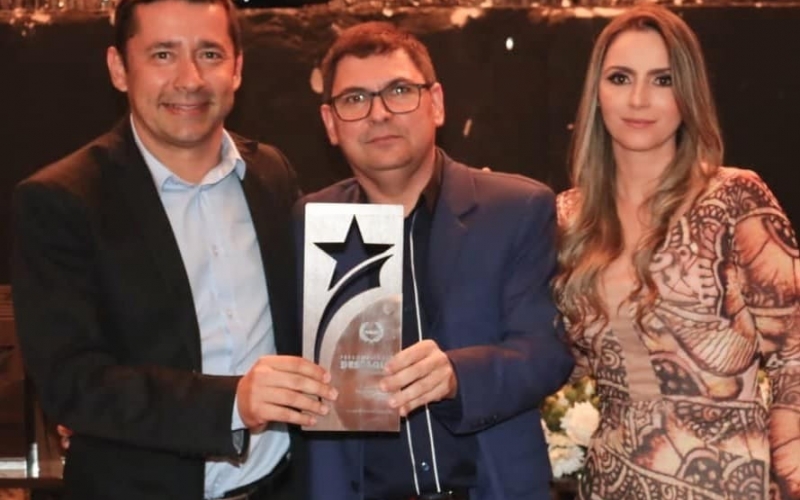 O prefeito Ricardo Garcia recebeu, o prêmio Personalidade Destaque do Ano 2022 no último sábado,03 de setembro 