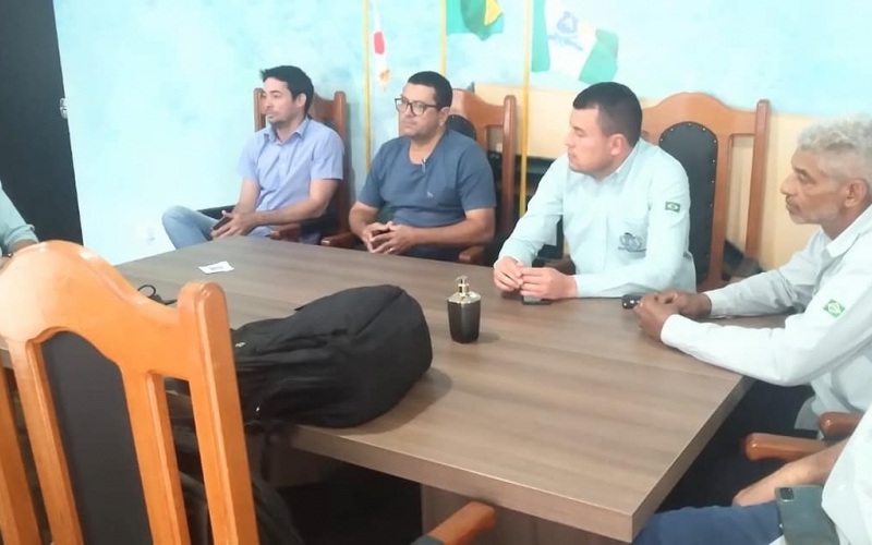 O secretário de governo Luiz Gustavo reuniu-se com representantes da Usina Cerradão