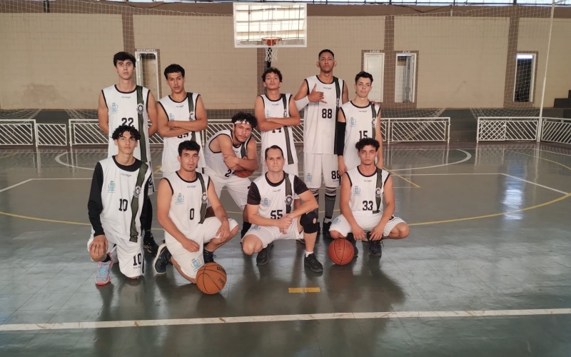 Em Cajobi, no último domingo de setembro, nossa equipe de basquetebol encerrou sua participação na 2ª Copa 3 Rios de Bas