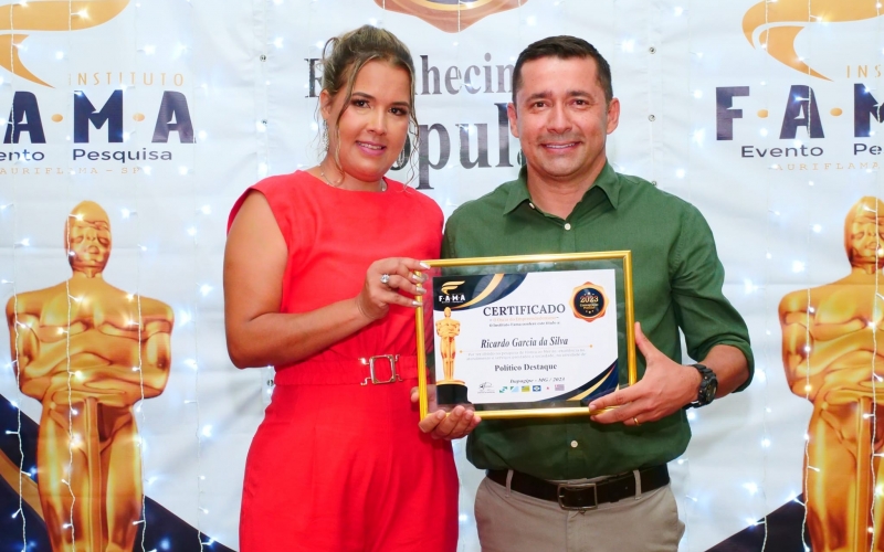 O prefeito Ricardo Garcia recebeu na noite de ontem, 13 de dezembro, no Itapagipe Club, o prêmio destaque político