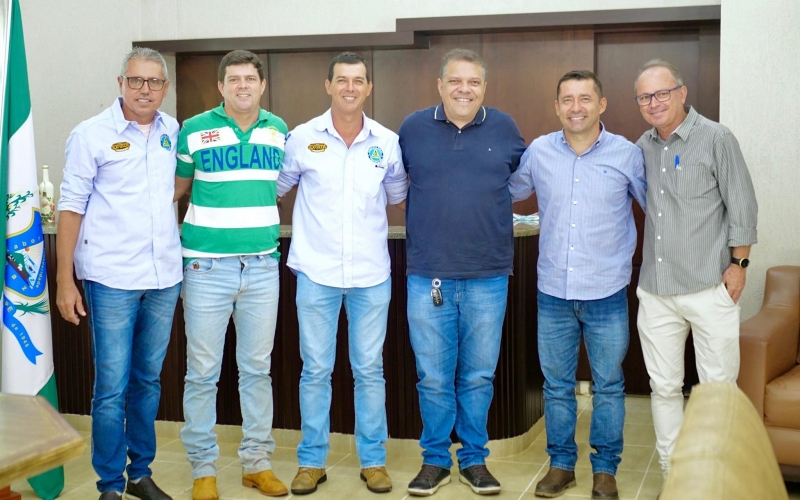A diretoria do Sindicato Rural e o promoter Fabio Prates foram recebidos pelo prefeito Ricardo Garcia na manhã do dia 30