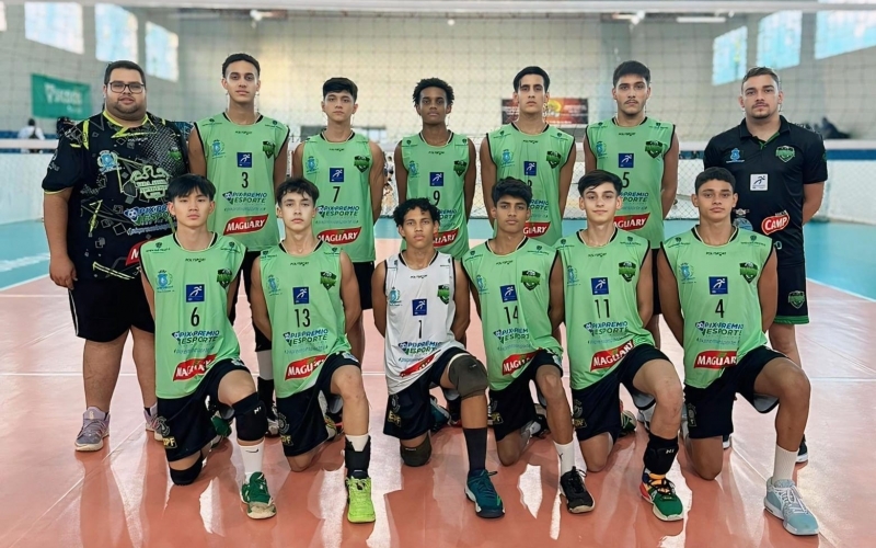 As equipes de vôlei de quadra e areia da Escola Alonso estrearam com sucesso na etapa regional dos Jogos Escolares