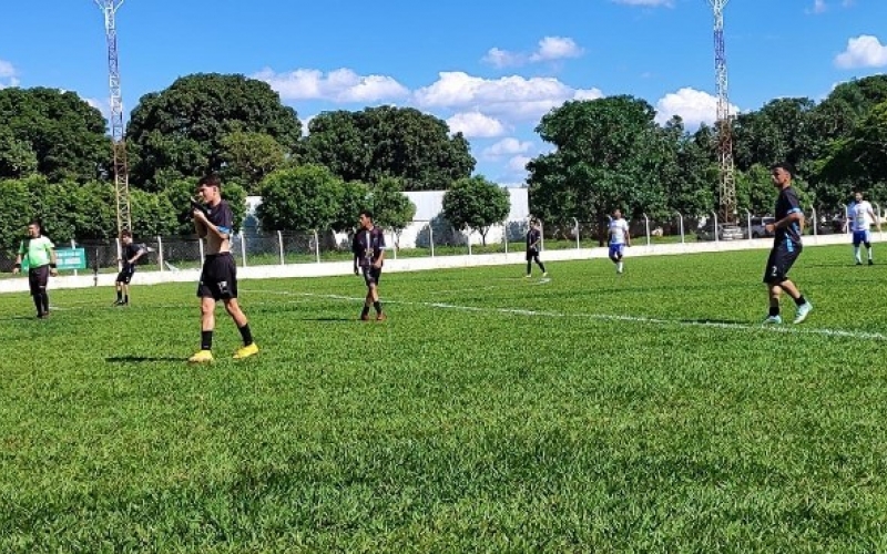 A tarde de domingo (10) trouxe muita emoção para os admiradores do futebol local