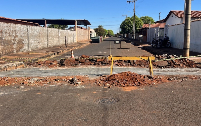 Prefeitura Municipal de Itapagipe: Construção de Canaletas de Concreto