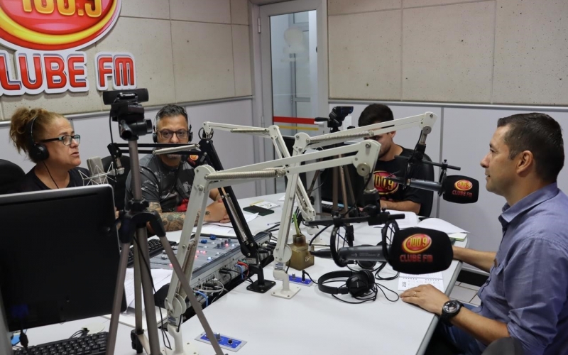 Prefeito Ricardo Garcia concede entrevista a radio Clube Fm em Iturama